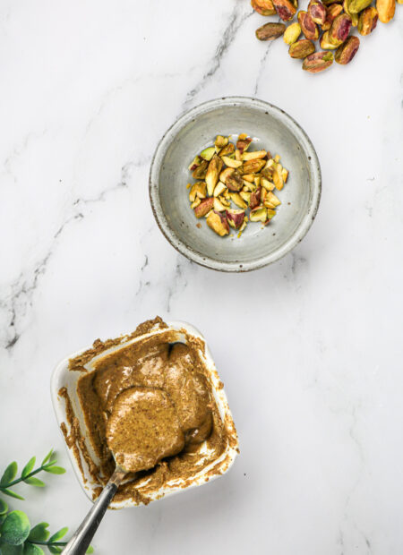 Les étapes du praliné en photo de la pistache au praliné maison rustique