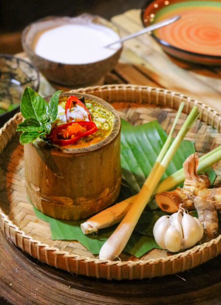 Amok Khmer au poulet cuit à la vapeur