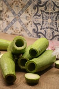 Courgettes évidées prête à être farcies