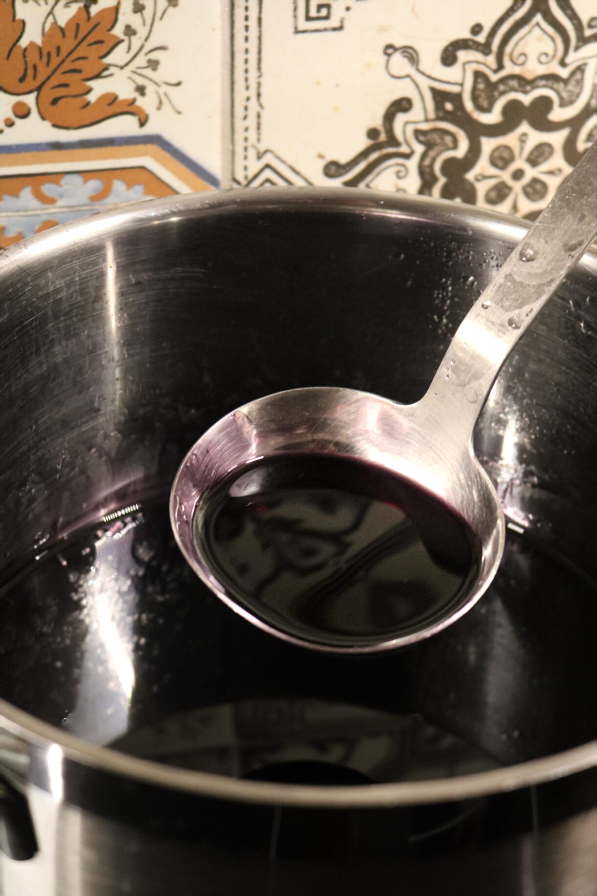 Sirop de myrte fraîches en cours de cuisson