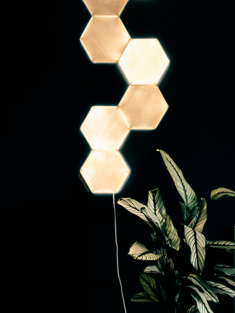 Panneaux luminaires en bois allumé Nanoleaf