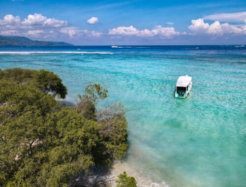Photo de drone de la plage gili meno
