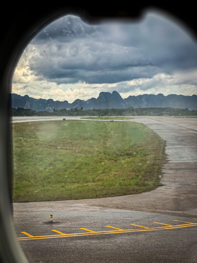 Vue de l’hublot arrivé sur Krabi