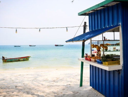 épicerie sur la plage à Koh Rong Sanloem
