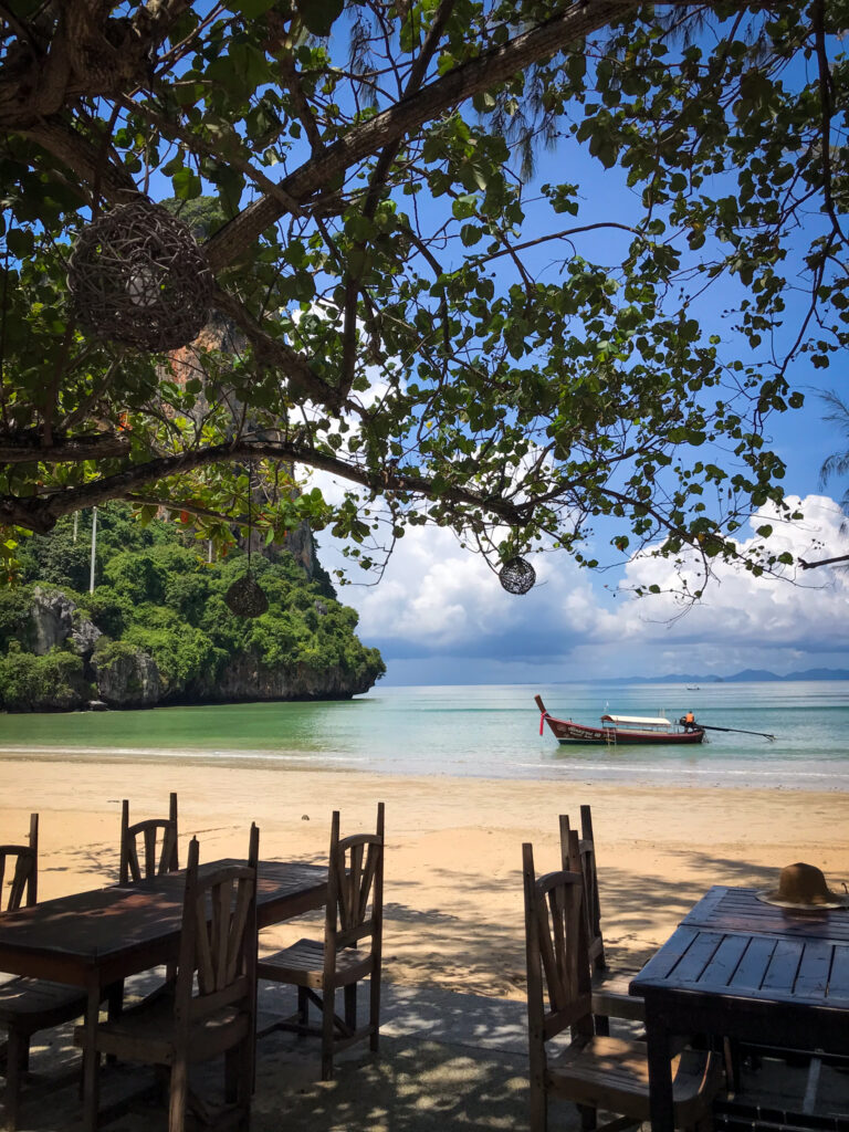 Restaurant bord de plage Railay