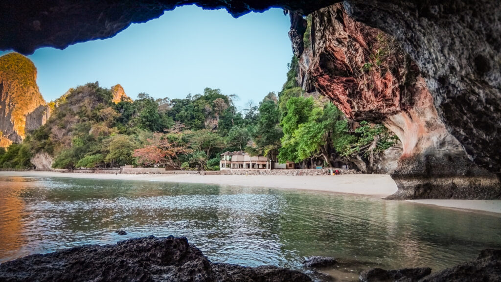 Panorama de la plage Phra Nang Cave à Railay